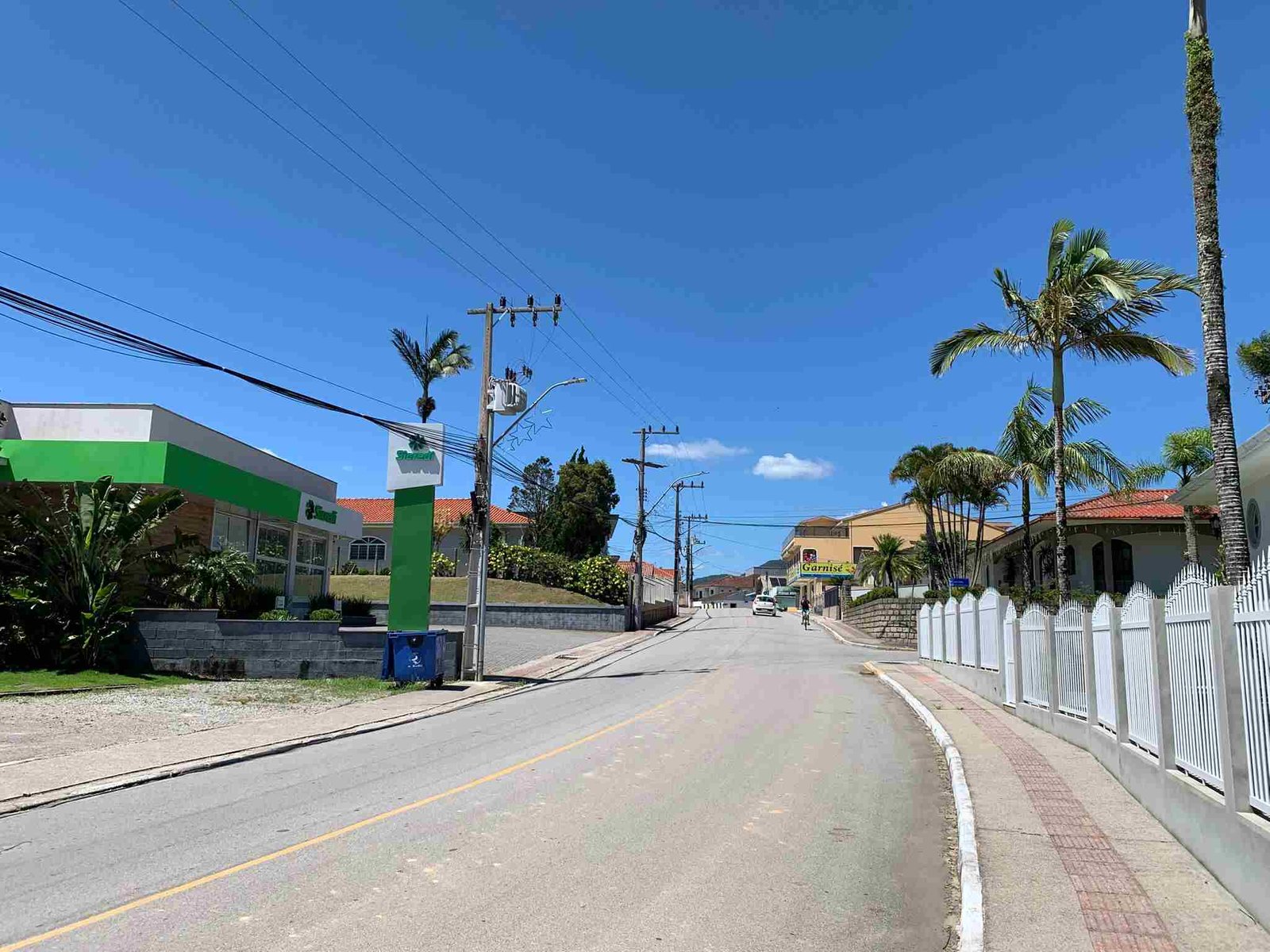 Rua no centro de Paulo Lopes-SC